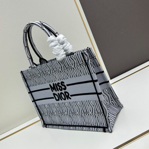 Medium Dior Book Tote - 图片 3