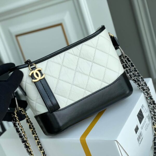 CHANEL’S GABRIELLE SMALL HOBO BAG - 图片 3