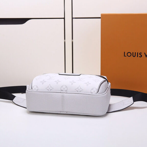 LV Outdoor Bumbag - 图片 4