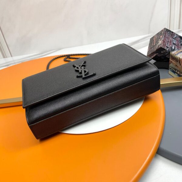 KATE MEDIUM CHAIN BAG IN GRAIN DE POUDRE EMBOSSED LEATHER - 图片 5