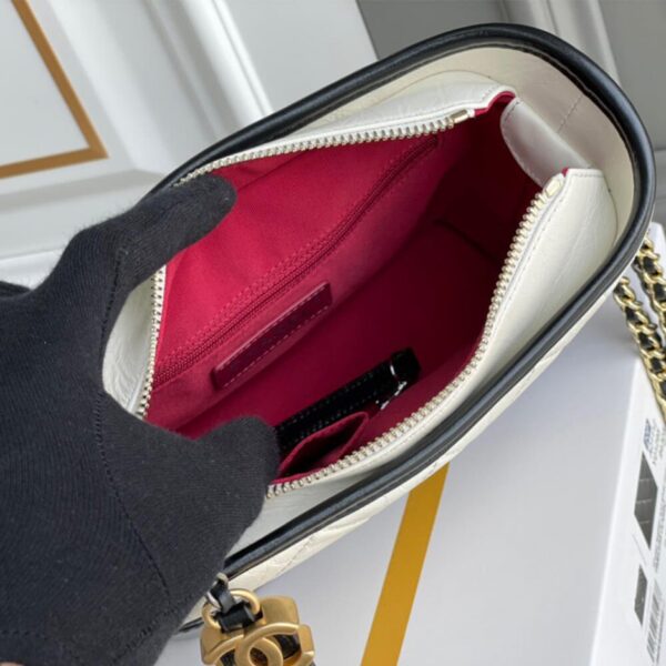 CHANEL’S GABRIELLE SMALL HOBO BAG - 图片 8